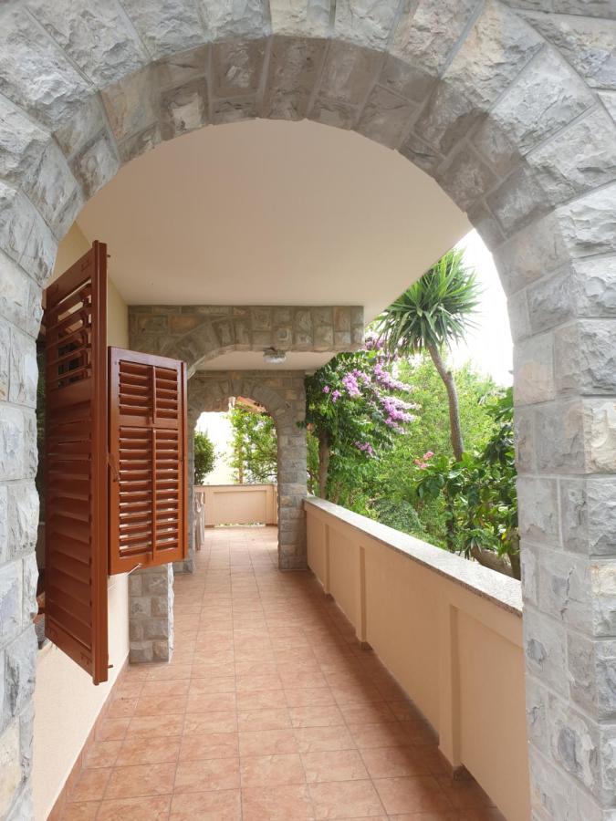Apartments Davorka Banjol Εξωτερικό φωτογραφία