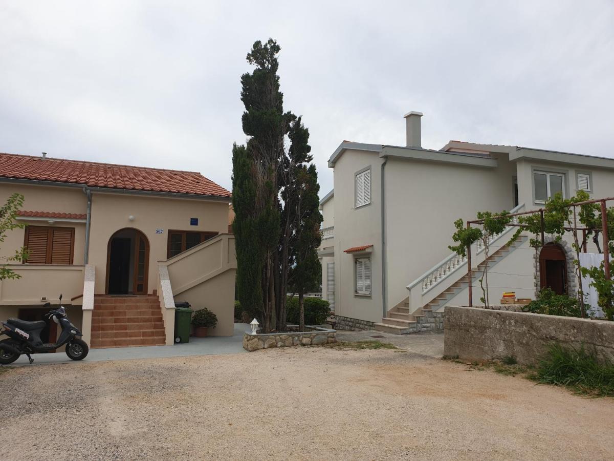 Apartments Davorka Banjol Εξωτερικό φωτογραφία